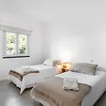Balaia 9 *